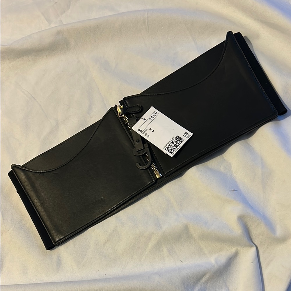 NWT H & M Black Leather Like Gold Zip Waist Belt (Women’s Medium)